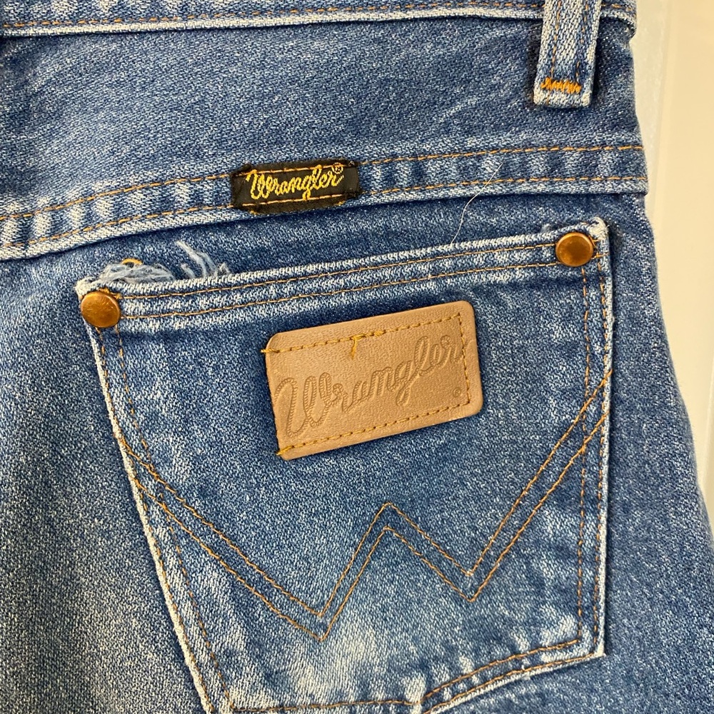 Women’s Wrangler denim straight leg jeans